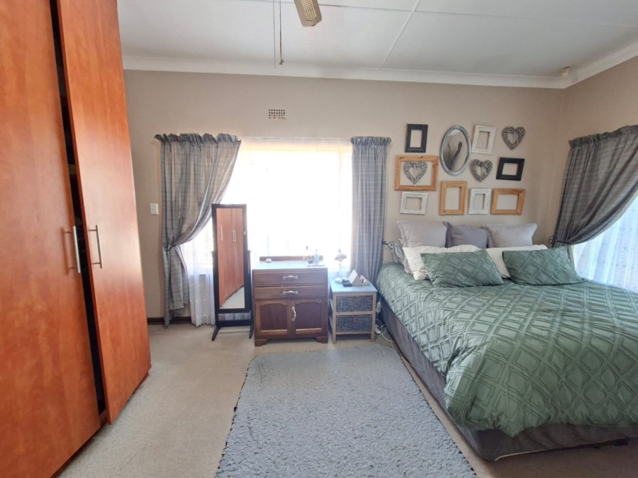 5 Bedroom Property for Sale in Noordhoek Free State